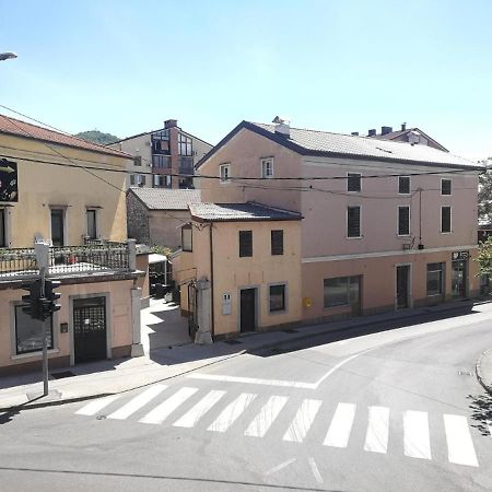 Hostel-Sezanalokev B&B Екстериор снимка