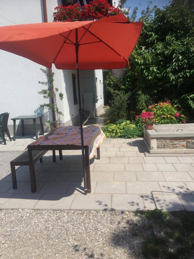 Hostel-Sezanalokev B&B Екстериор снимка