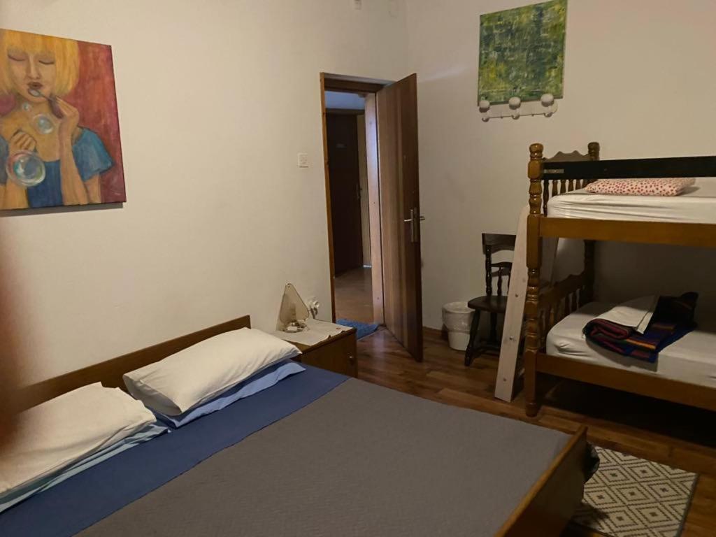 Hostel-Sezanalokev B&B Екстериор снимка